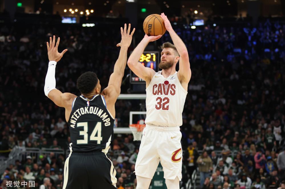 靠近球门的 靠近球门的